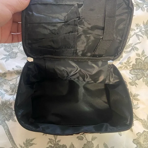 Leopard Print Makeup Bag - Picture 2 of 2